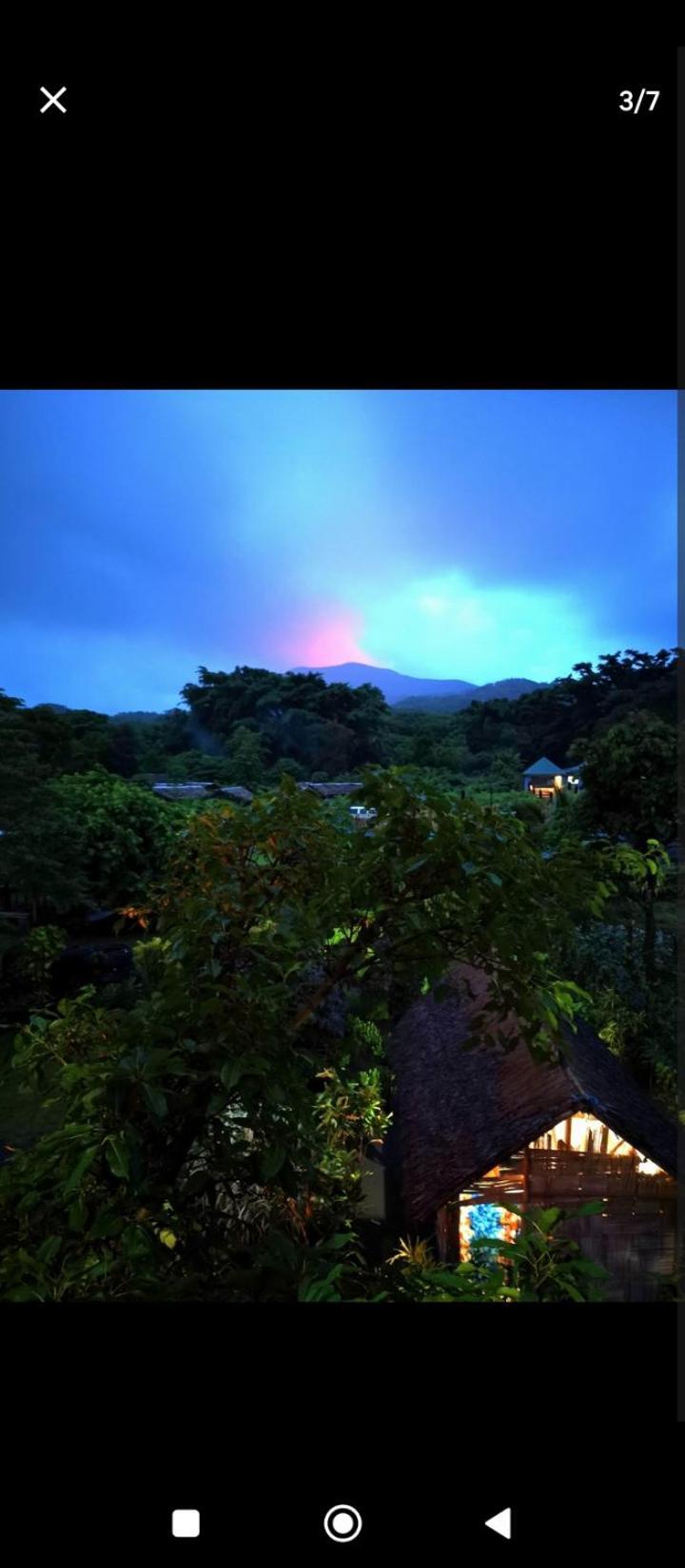 Tanna Volcano View Tree House Lenkuru Exteriör bild